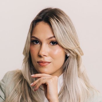 Dra. Thais Vitória